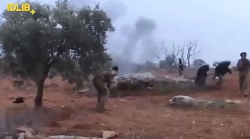 Ο Ρώσος πιλότος που ανατινάχθηκε προκειμένου να μην πέσει στα χέρια των τζιχαντιστών αρνήθηκε τη βοήθεια συναδέλφου του και φώναξε: «Αυτό είναι για τους δικούς μας» (βίντεο)